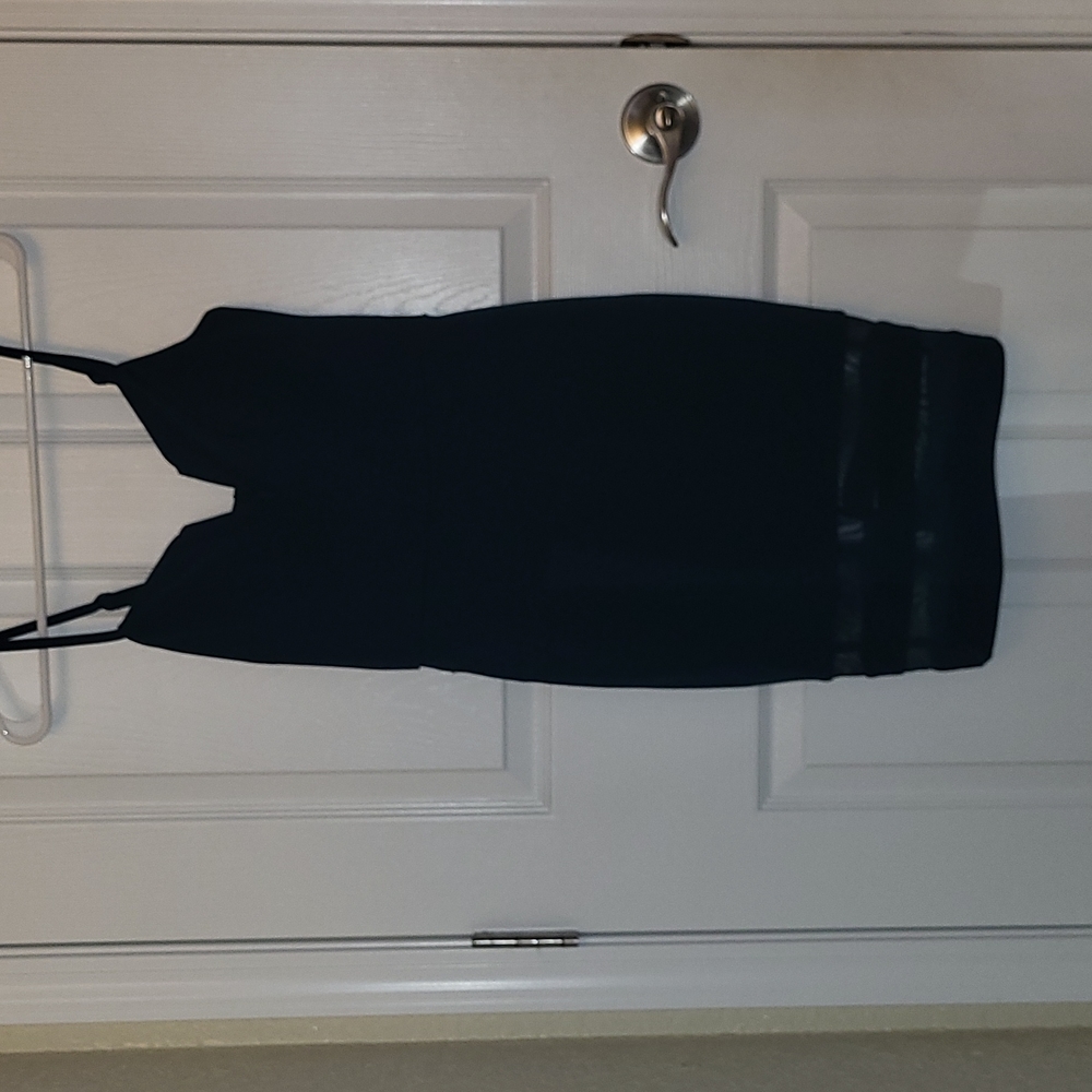 NWOT*Speechless hunter Green spaghetti strap bodycon dress with mesh at bottom